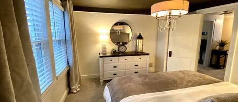 1 soveværelse, pengeskab på værelset, strygejern/strygebræt, weekendseng