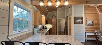 Cozy Country Cottage; Family Retreat
Just minutes from Circle T