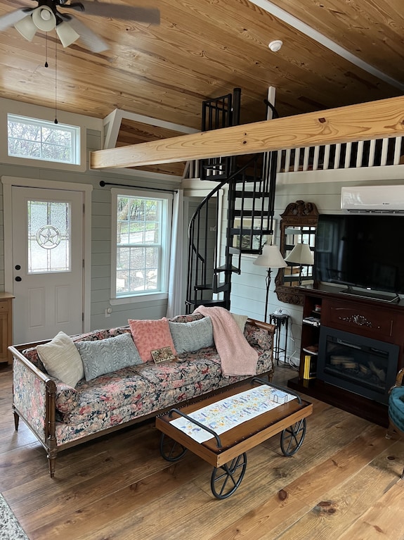 Cozy Country Cottage Family Retreat - Just Minutes From Circle T Arena - Texas