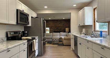 Relax Riverside - Renovated3BR/2BA Home - 15 Acres