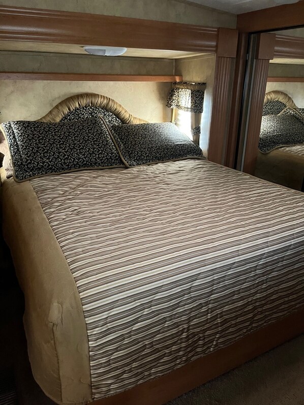 1 chambre, bureau, Wi-Fi gratuit, draps fournis