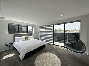 1 bedroom - Royal Residency - 3BR Luxury Apartment (Auckland)