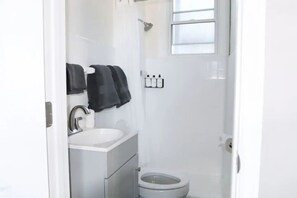 Standard Apartment | Bathroom - Cute & Friendly 1-BR 10 Mins From Nash (Nashville)