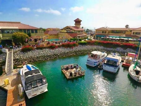 Marina. Boatel California Stay on a 40’ boat - best location in Ventura Harbor Gr8 Views