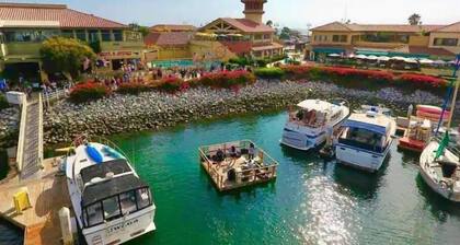 Boatel California Stay on a 40’ boat - best location in Ventura Harbor Gr8 Views