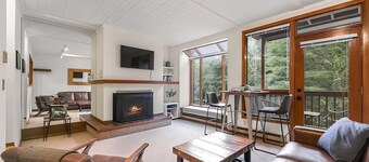 Charming Condo in the Mountains-Hot Tub+Sauna!