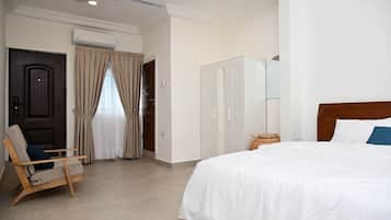 Bureau, fer et planche Ă repasser, Wi-Fi