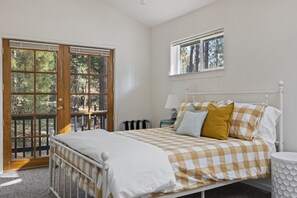 1 bedroom, iron/ironing board, bed sheets