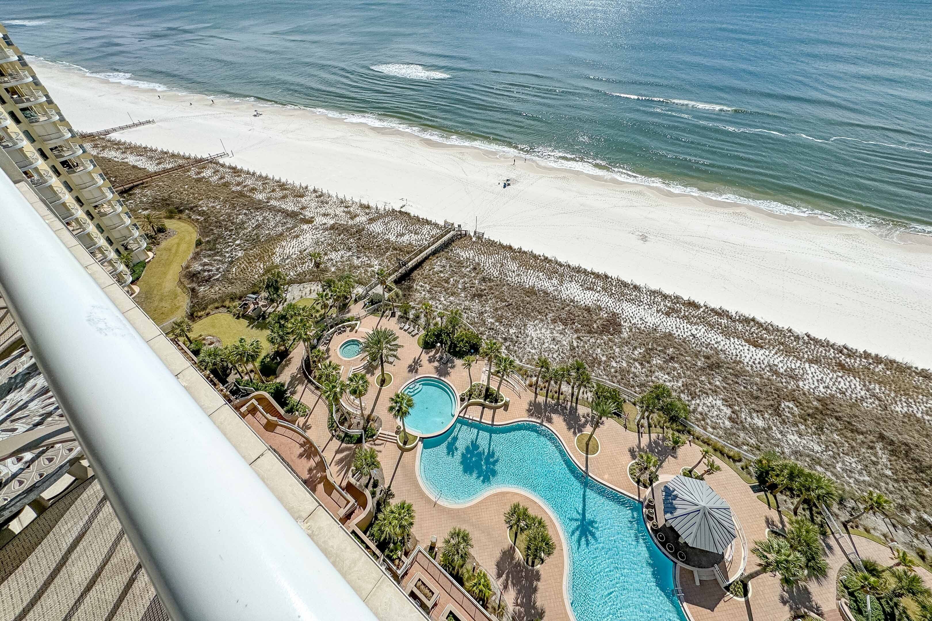 حمّام سباحة مُدفَّأ