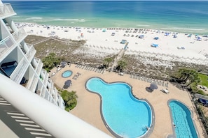 Pool - Palacio 804 | Oceanfront Resort | Beachside & Indoor Pool, Hot Tub | My Beach Getaways (Pensacola)
