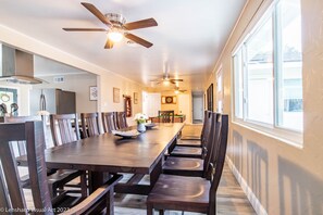 Dining - Ultimate Relaxation Retreat w/ Game Room & Hot Tub (Ahwahnee)