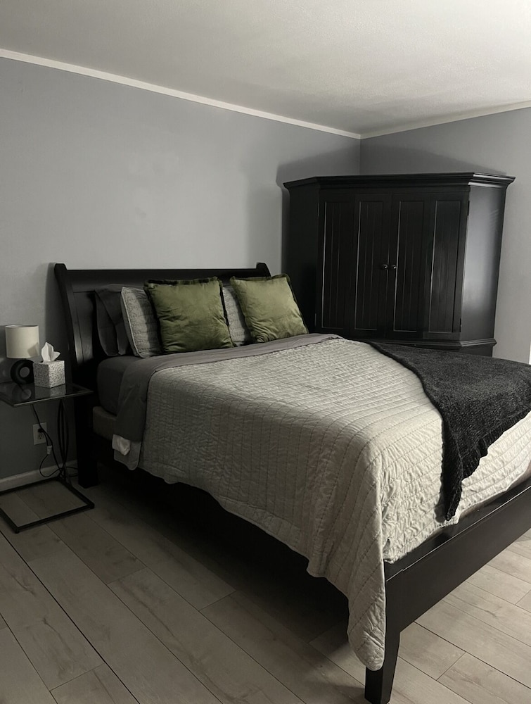 The Leafy Alpine Studio Suite in Englewood, CO𓍊𓋼 Arapahoe County Vrbo