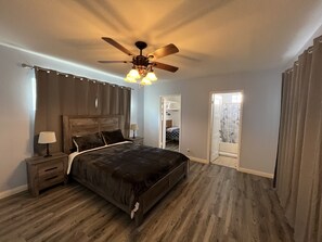 2 habitaciones, escritorio, tabla de planchar con plancha y wifi gratis