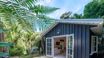 2 bedrooms, premium bedding, pillow-top beds, individually decorated