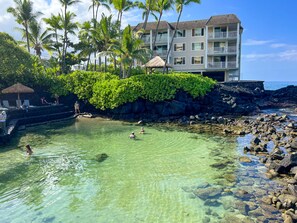 Exterior - True Oceanfront, Top-Floor, Downtown, Central A/C, Free Parking (Kailua-Kona)