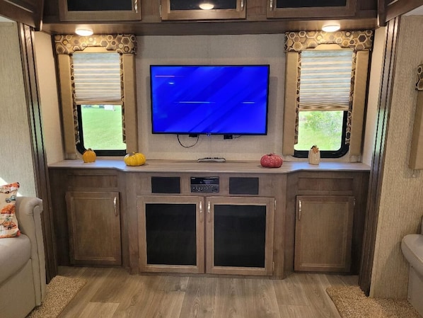 Interior - 6 golf courses within 20 minutes, 30 foot camper with deck, firepit & BBQ (Loris)