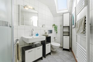 Shower, towels