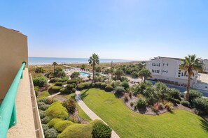 Property grounds - Oceanfront Condo with Pool, Private Elevator, & Stunning Views. (Tybee Island)
