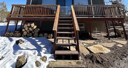 Family sized cozy house with amazing views! 10 min from Durango