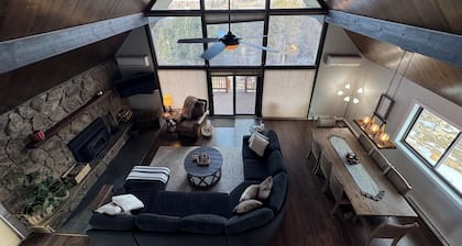 Family sized house with amazing views! 10 min from Durango