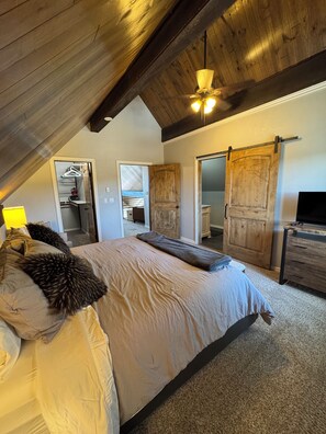 3 bedrooms, iron/ironing board, WiFi, bed sheets - Family sized house with amazing views! 10 min from Durango (Durango)