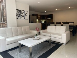 Living area - Exclusive family condominium, private, safe and quiet  (Envigado)