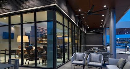 AC Hotel By Marriott Waco Downtown