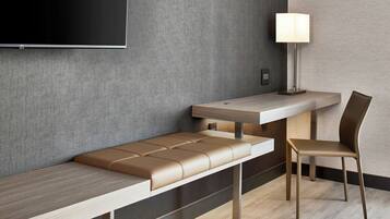 Escrivaninha, espaço de trabalho para notebook