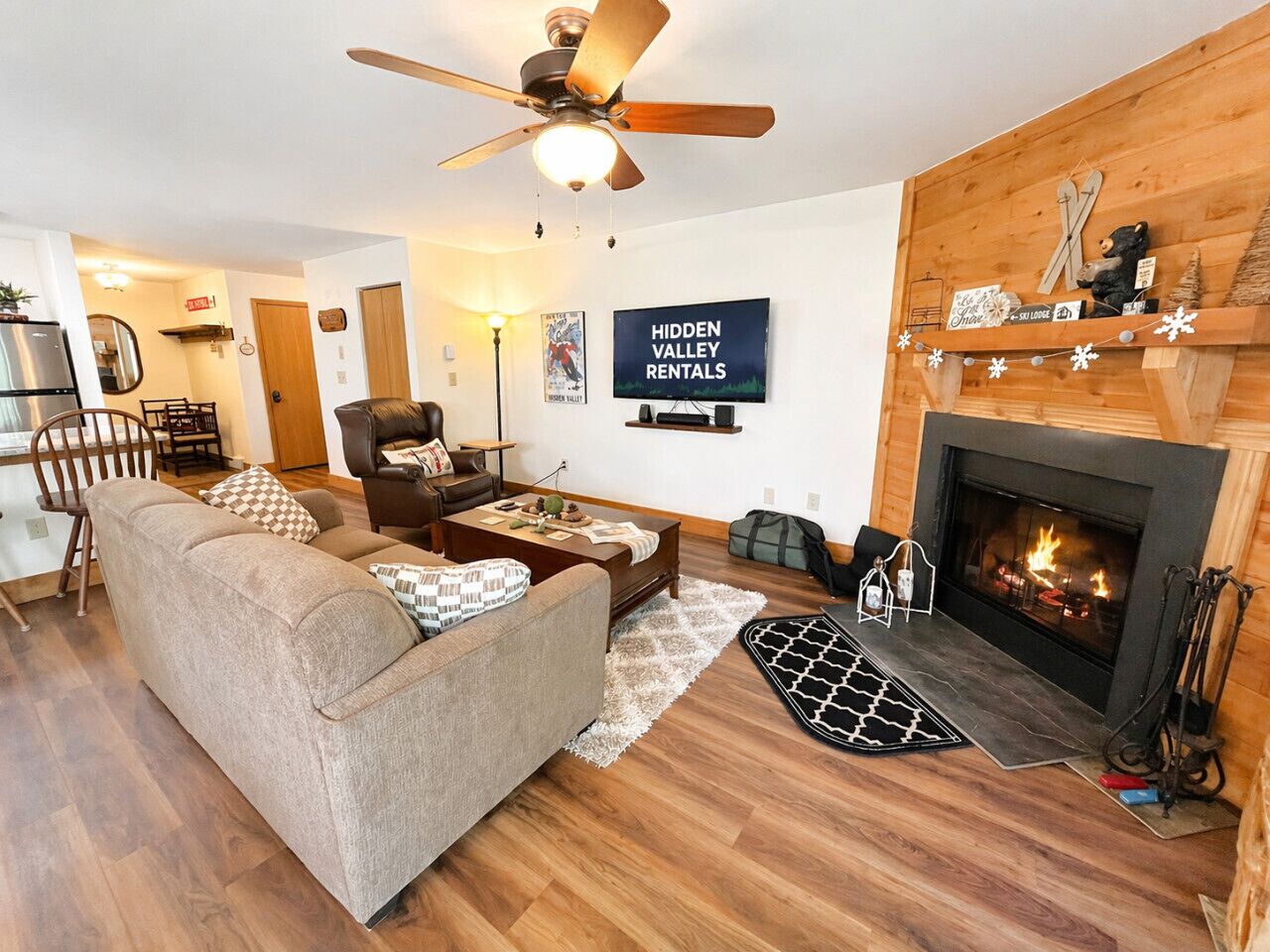 Smart TV, fireplace