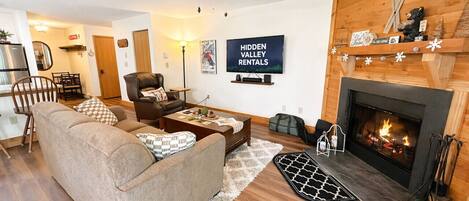 Una Smart TV, una chimenea