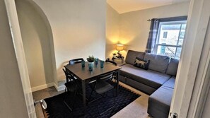 City Cottage | 1 bedroom, in-room safe, desk, soundproofing
