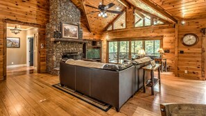 TV, fireplace, video games - Waterfallin' 4 the Lake - Lakefront | Private Dock with Slip | Hot Tub (Blue Ridge)