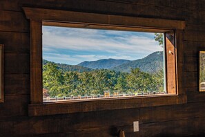 Interior - Riverfront-3 Luxury Homes on 500 Acres incl 5BR/3BA + 3BR/3BA + 2BR/2BA -Group B (Clyde)