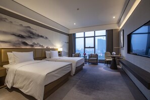 1 bilik tidur, peti besi dalam bilik, langsir/tirai gelap terus