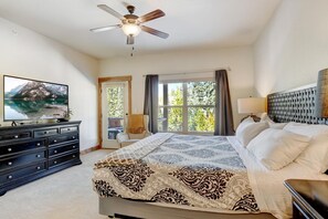 3 habitaciones, tabla de planchar con plancha y cuna de viaje