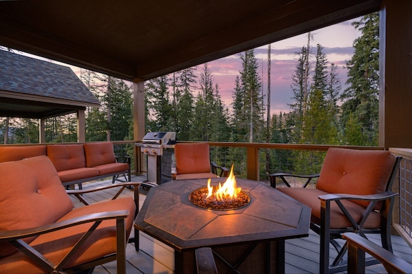 Property grounds - Luxury Mountain Chalet 123 I Private Hot Tub I Great Views I Best Price I Discounted Attractions (Fraser)