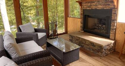 On the Water w/ Private Dock, Entire Home, sleeps up to 14