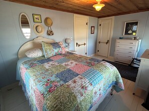 4 bedrooms, in-room safe, free WiFi, bed sheets