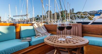 Classy, Century-Old San Francisco Bay Yacht w/ optional cruise to Golden Gate