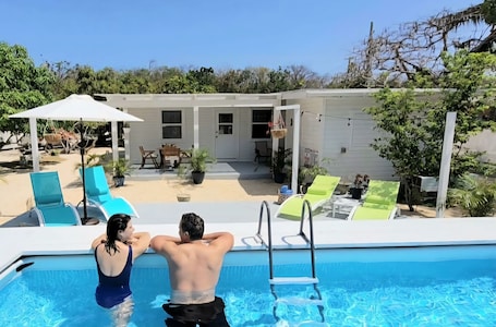 Outdoor pool. Villa vanel