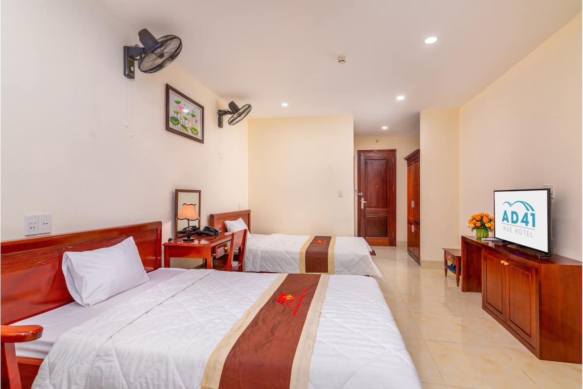 1 dormitorio, escritorio, espacio para trabajar con un portátil