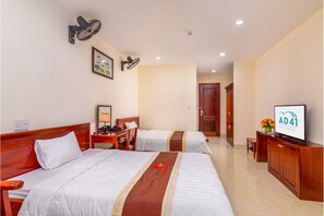 Desk, laptop workspace, free WiFi, bed sheets - AD41 HOTEL HUE CS1 (Hue)