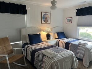 8 chambres, fer et planche à repasser, Wi-Fi, draps fournis