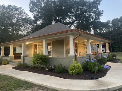 Welcome to The Southern
A warm retreat that you will not want to leave.