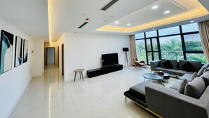 Presidential Triple Room | Soundproofing, WiFi (free) - Golden River Residence (Yangon)