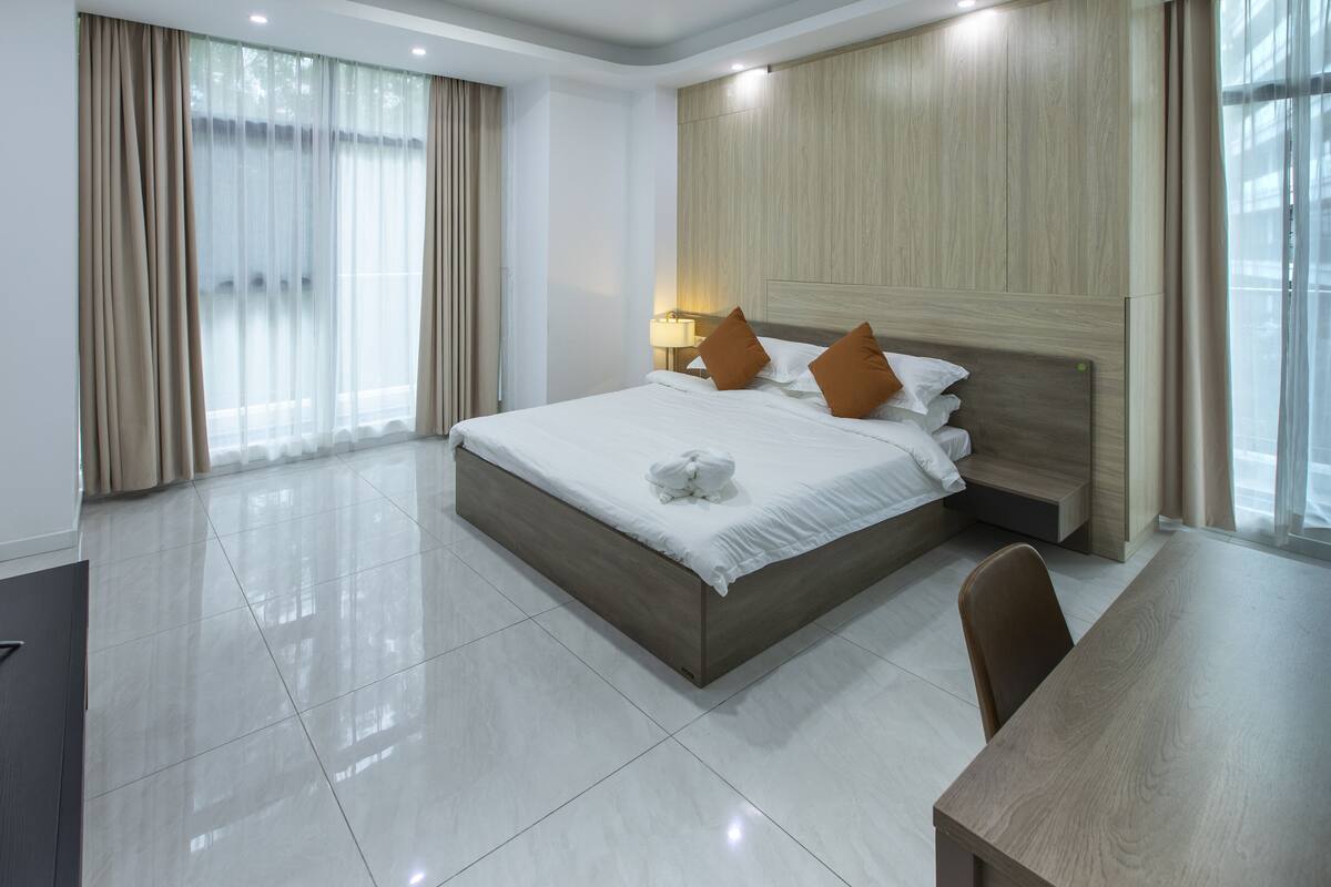 Premier Twin Room | Soundproofing, WiFi (free)