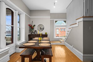 Dining - City View Historic Condo | Near Downtown (Duluth)