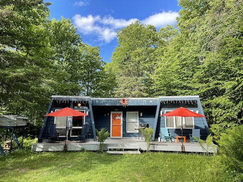 Ski-On Ski-Off at Pico Mtn
Premier Slopeside House Rental. Dog Friendly!!!