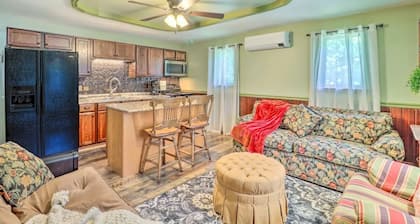 TreeTop Loft Apartment with River & Mountain on 10-Acres