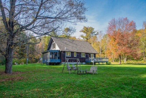 Gorgeous Mountains Views & Private Stream in Secluded Oasis